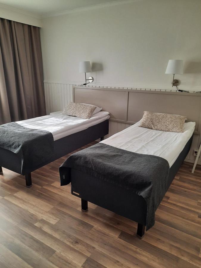 Juthbacka Hotell Uusikaarlepyy Exterior foto