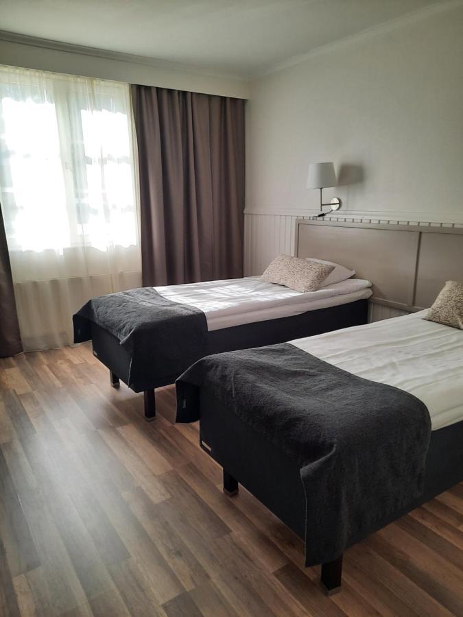 Juthbacka Hotell Uusikaarlepyy Exterior foto